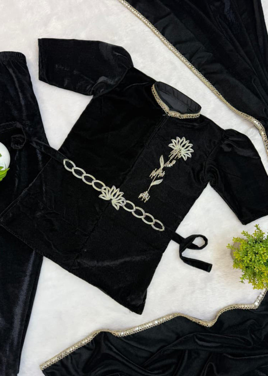 Premium Indo-Western 3-Piece Velvet Saree Set