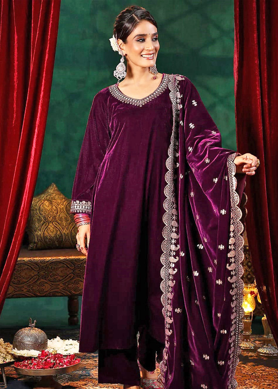 Women Heavy Velvet Embroidered Kurta Set