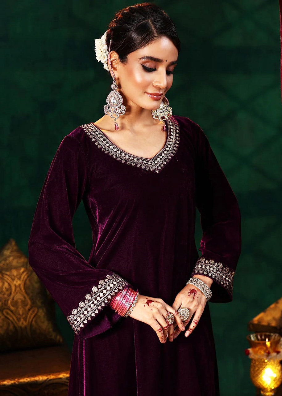 Women Heavy Velvet Embroidered Kurta Set