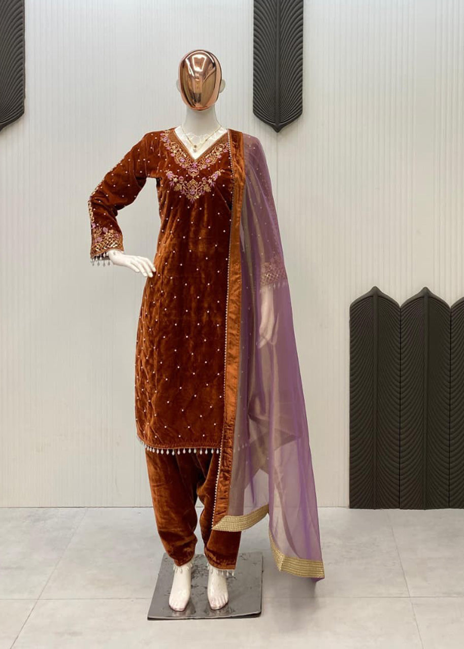 2025 Winter Velvet Collection 3-Piece Suit Set with Pant & Net Dupatta