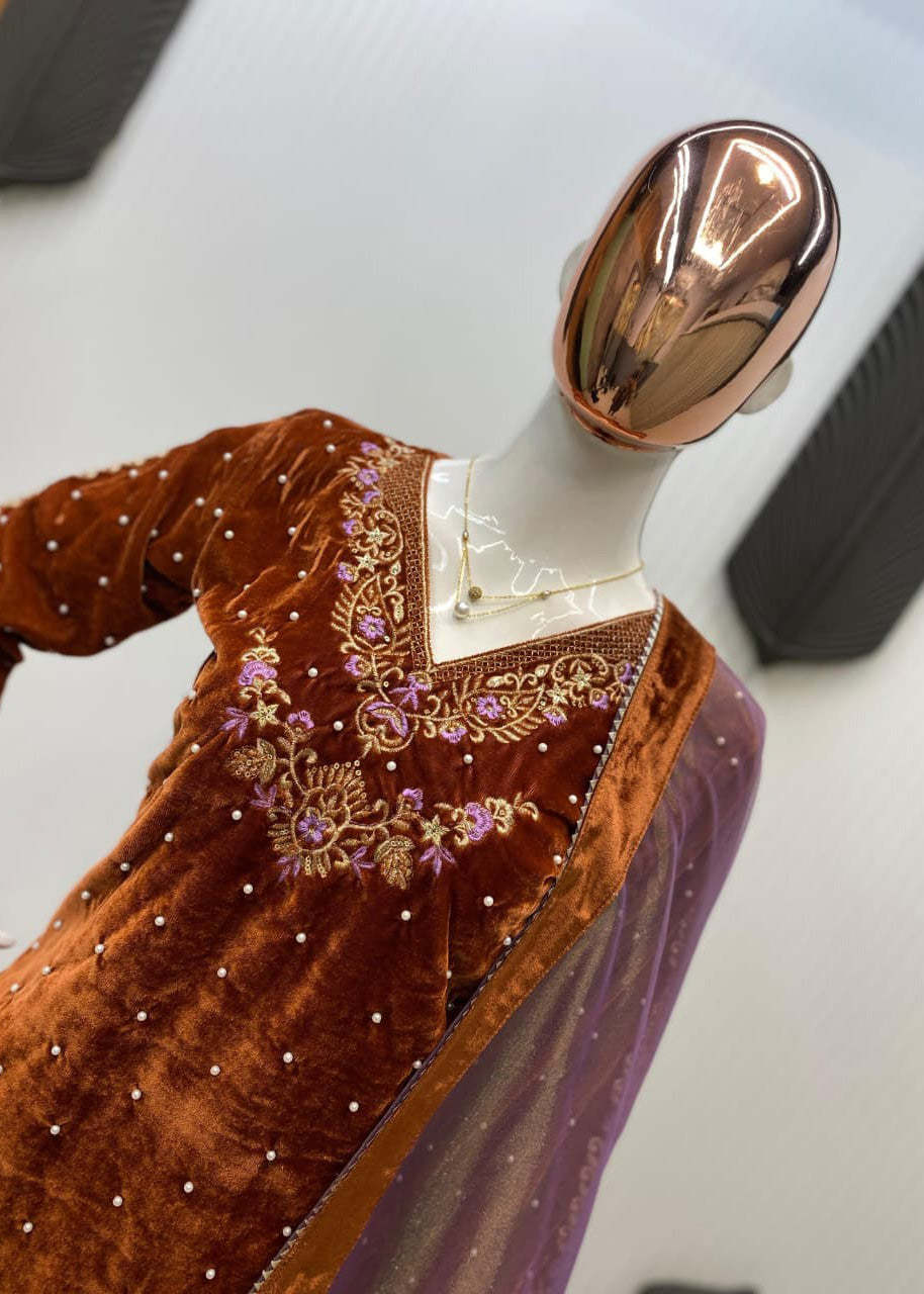 2025 Winter Velvet Collection 3-Piece Suit Set with Pant & Net Dupatta