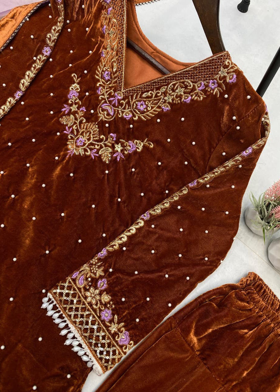 2025 Winter Velvet Collection 3-Piece Suit Set with Pant & Net Dupatta